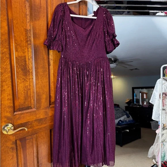 IVY City Clara Elegant Purple Sequin Dress - Picture 2 of 7